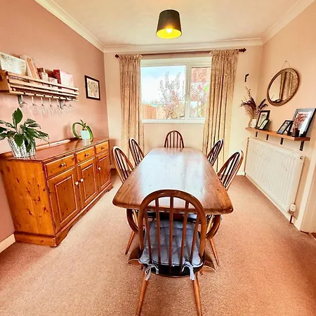 Hébergement de vacances A Comfortable And Spacious House With Private Drive Bristol