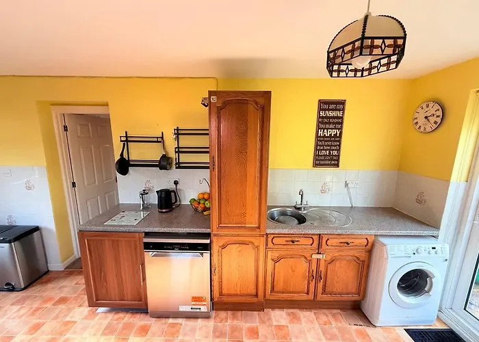 A Comfortable And Spacious House With Private Drive