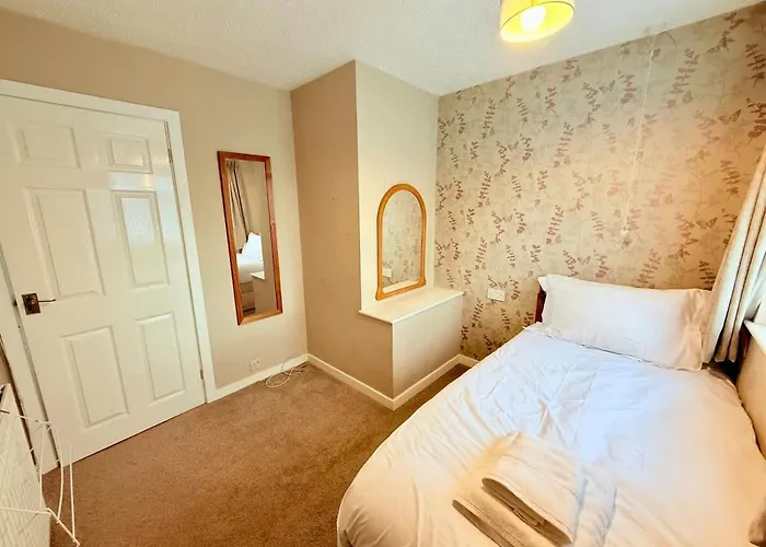 Ferienhaus A Comfortable And Spacious House With Private Drive Bristol