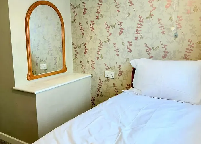 Ferienhaus A Comfortable And Spacious House With Private Drive Bristol