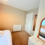 بيت للعطل A Comfortable And Spacious House With Private Drive