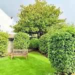 A Comfortable And Spacious House With Private Drive بيت للعطل