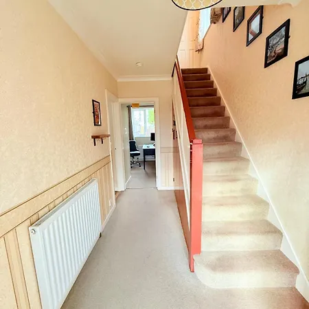 A Comfortable And Spacious House With Private Drive