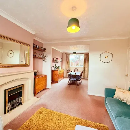 בית נופש A Comfortable And Spacious House With Private Drive