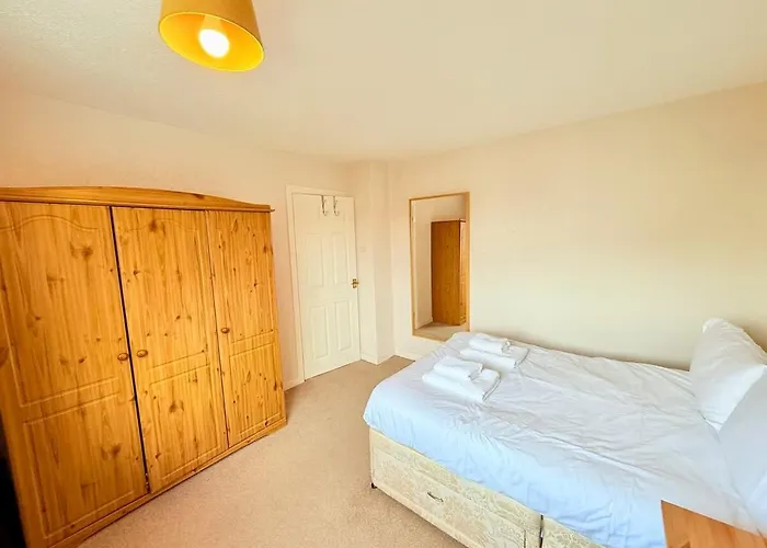 A Comfortable And Spacious House With Private Drive 別荘